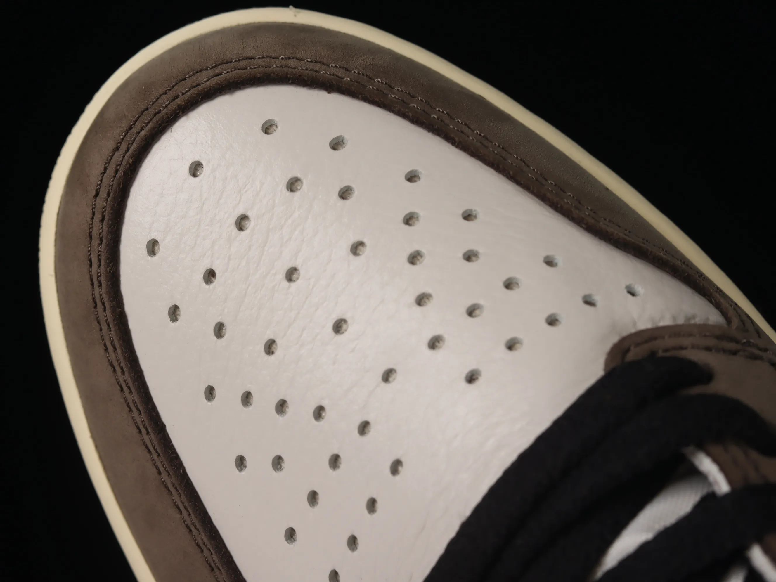 All Categories Air Jordan Jordan Series Basketball Shoes Air Jordan 1 High LJR Version Travis Scott x Air Jordan 1 High OG AJ1 Reverse Hook Limited Edition CD4487-100
